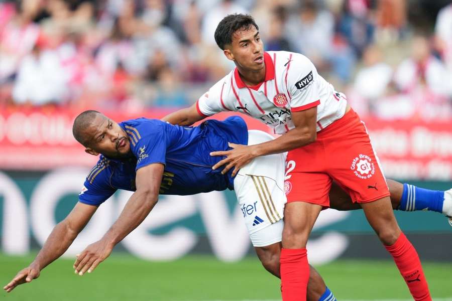 Lance entre Salomón Rondón y Vitor Reis en el partido de ida