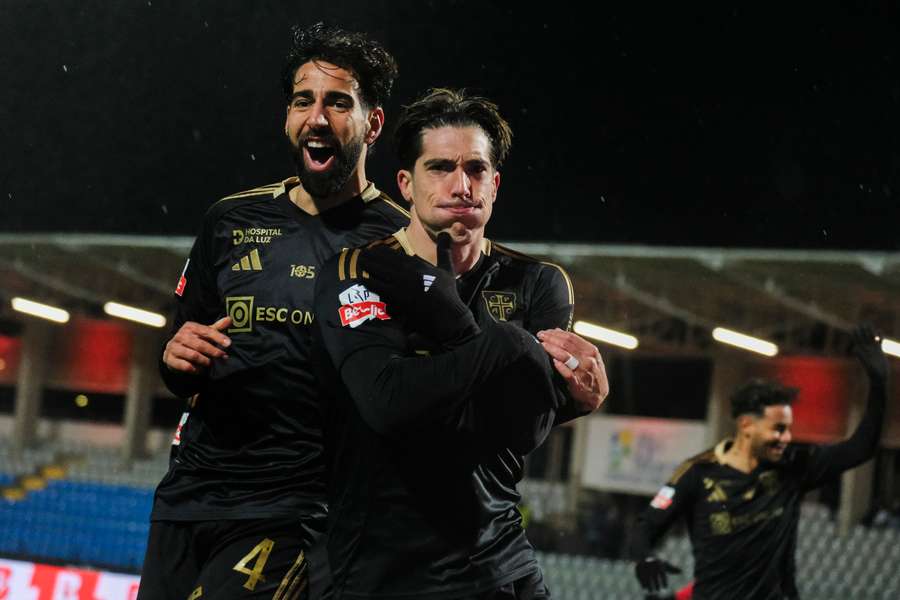 Larrazabal festeja pelo Casa Pia