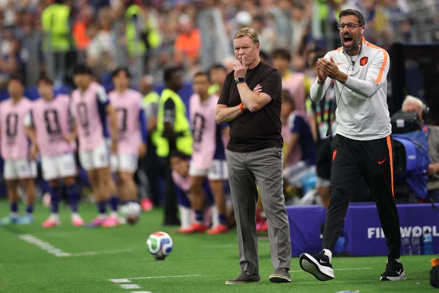 Ruud van Nistelrooy (R) as Ronald Koeman's assistant during the 2026 FIFA World Cup