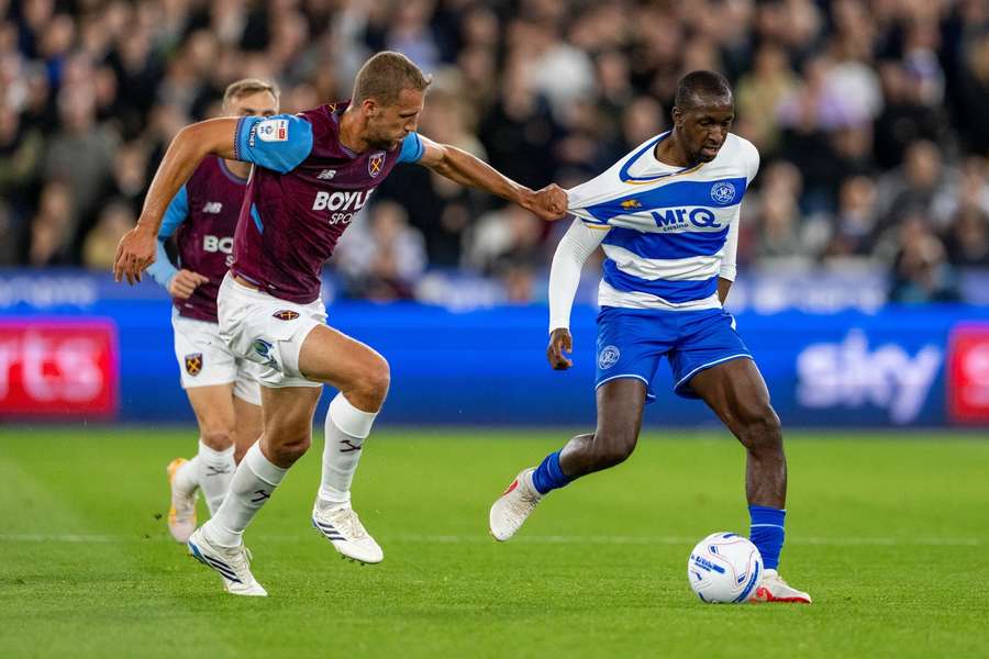 Souček v zápase proti QPR. Souček v zápase proti QPR.