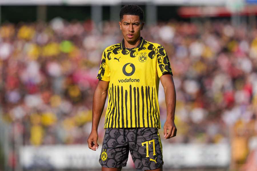 Jobe Bellingham v akci za Borussii Dortmund