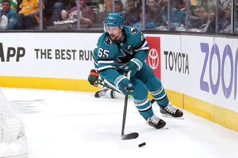 Karlsson bude v NHL nastupovať za tretí klub.