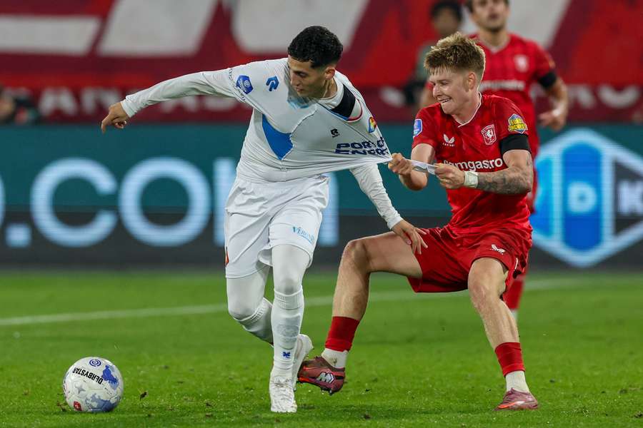 Fotbalisté Telstaru a Twente ukončili 99zápasovou sérii bez výsledku 0:0. Fotbalisté Telstaru a Twente ukončili 99zápasovou sérii bez výsledku 0:0.