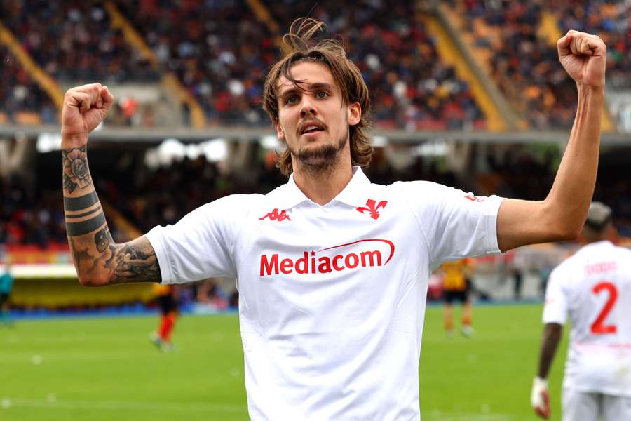 Andrea Colpani celebra su gol contra el Lecce