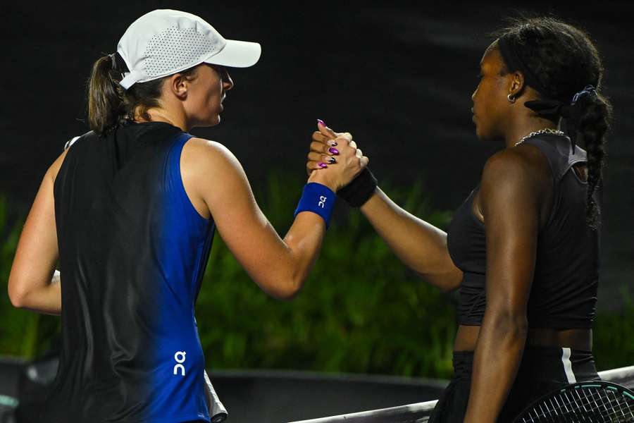 ATP & WTA Tour: Swiatek Gauff de baas, Botic bereikt achtste finale