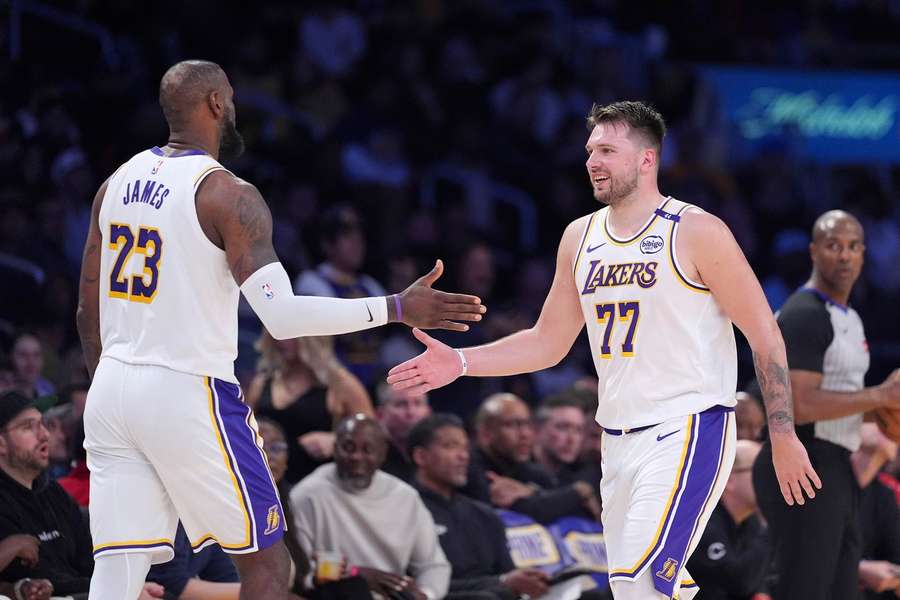 Spolupráce James + Dončič se Lakers vyplácí.