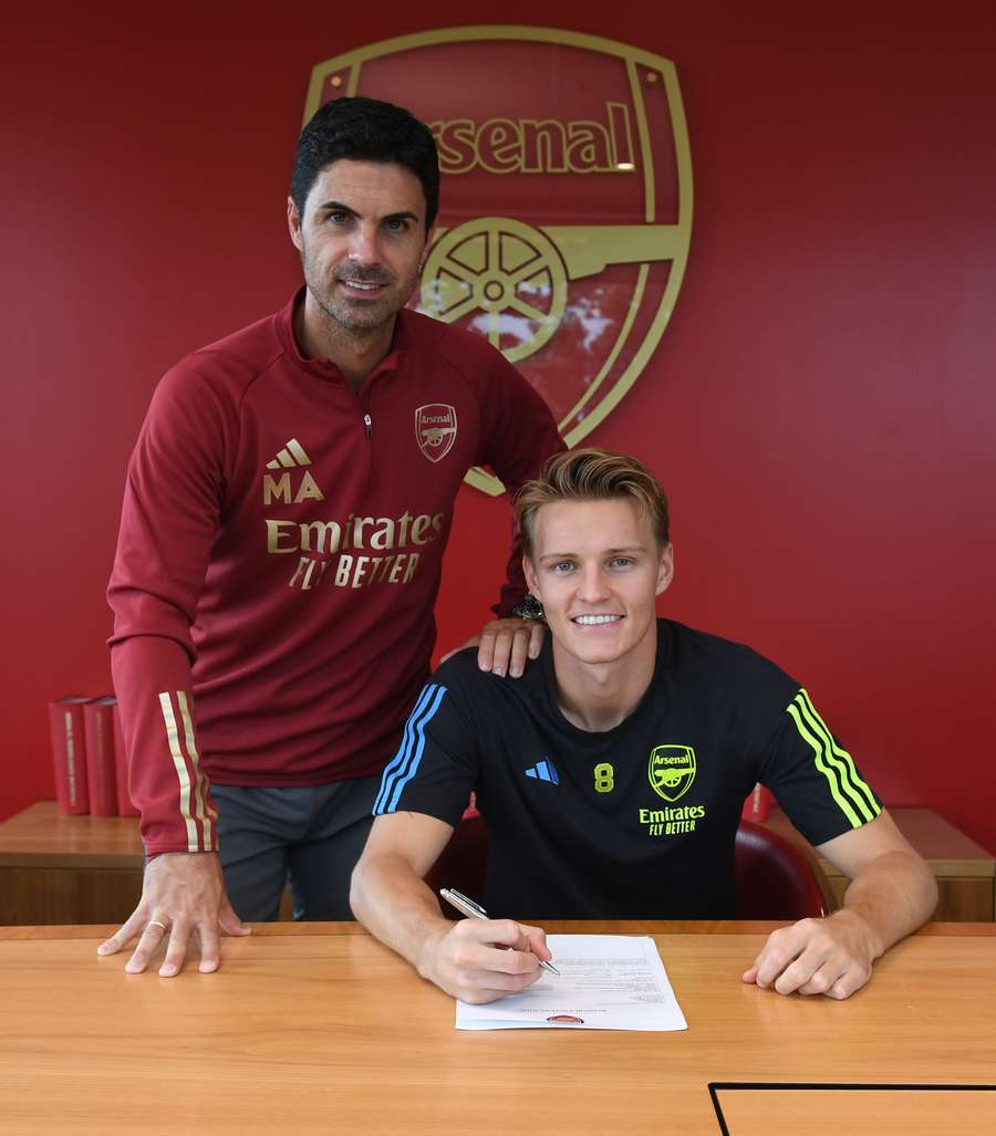 Odegaard semnează un nou contract cu Arsenal