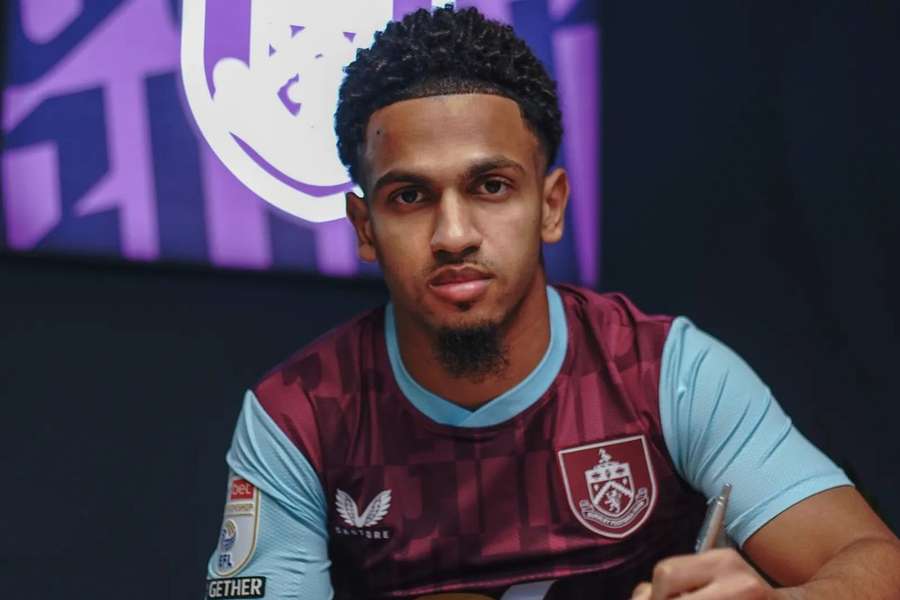 Marcus Edwards vai jogar no Championship