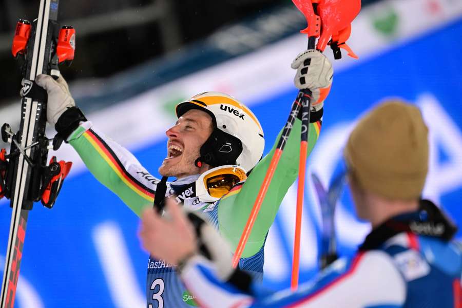 Linus Strasser wygrał wieczorny slalom w Schladming