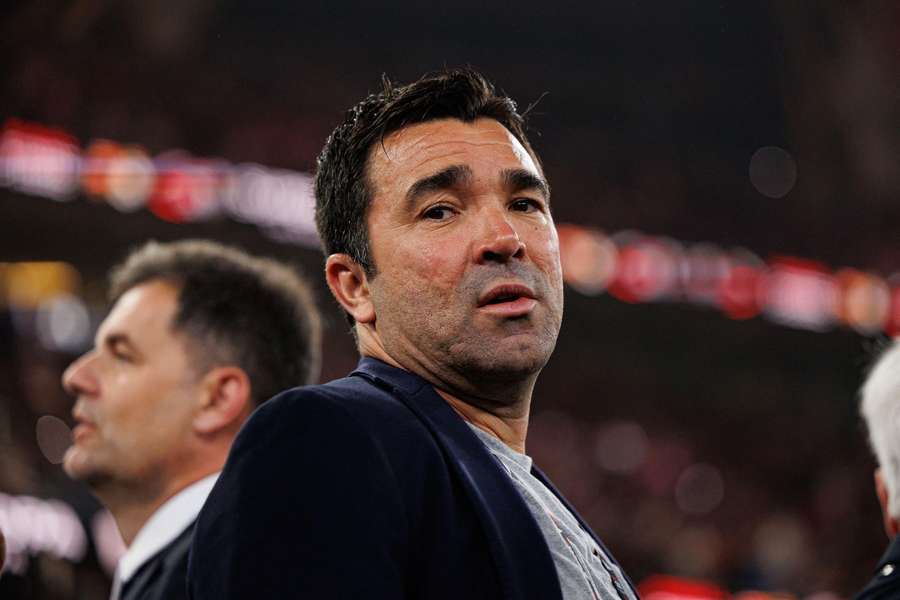 Deco zapowiada zmiany w ataku Barcelony po odejściu Ferrana i Lewandowskiego Deco zapowiada zmiany w ataku Barcelony po odejściu Ferrana i Lewandowskiego