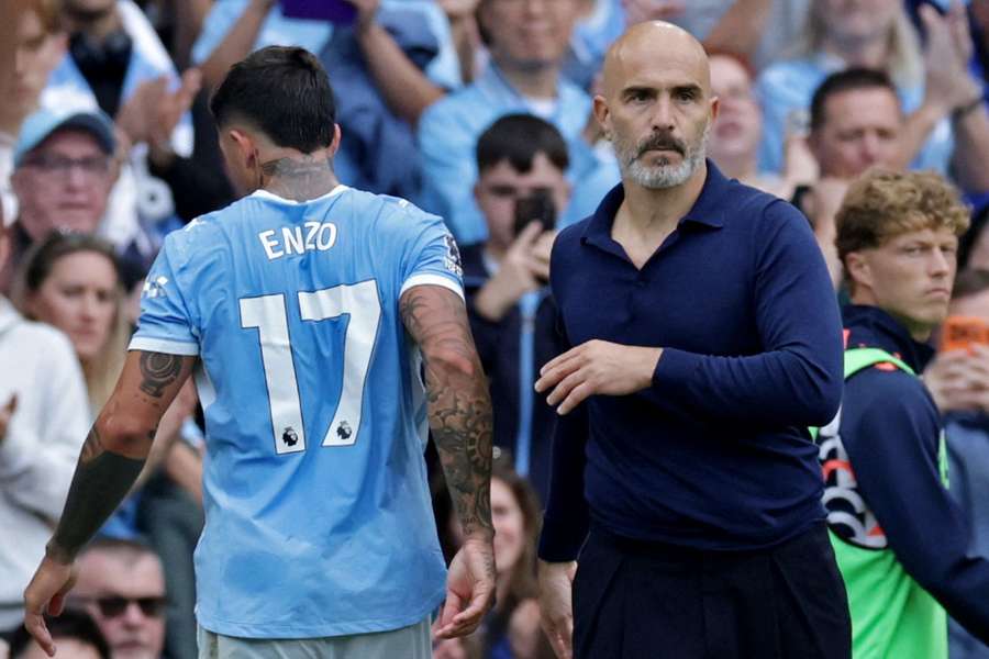 O técnico do Manchester City, Enzo Maresca, e Enzo Fernández O técnico do Manchester City, Enzo Maresca, e Enzo Fernández
