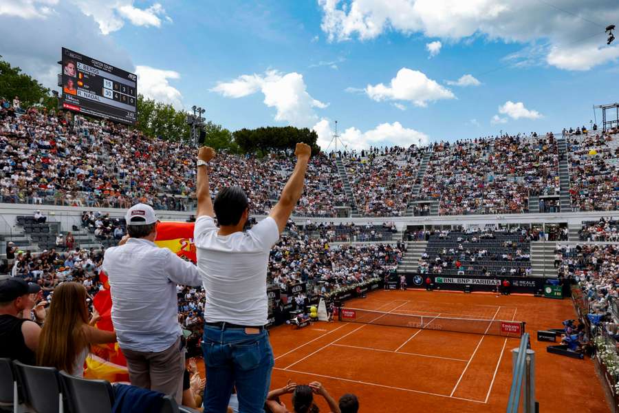 Deszcz komplikuje przebieg meczów na kortach Foro Italico podczas turnieju w Rzymie