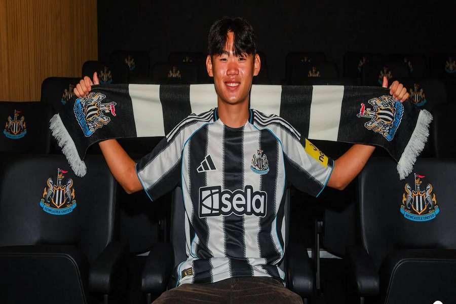 Seung-soo Park já com a nova camisola
