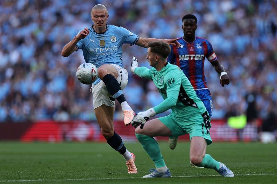 VAR explains why Dean Henderson didn't see red in FA Cup win