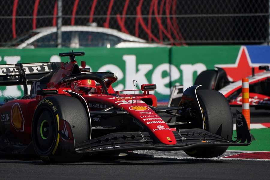 Charles Leclerc tijdens de kwalificatiesessie in Mexico