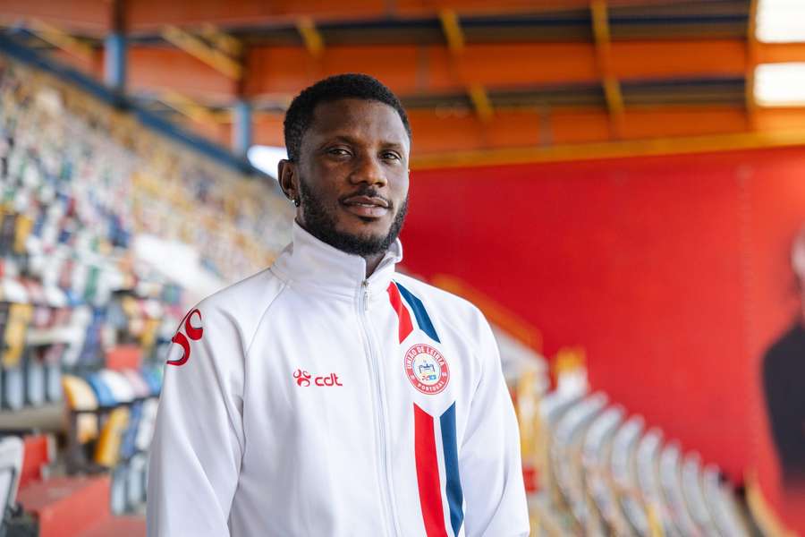 Eboué Kouassi renova com a União de Leiria até 2027