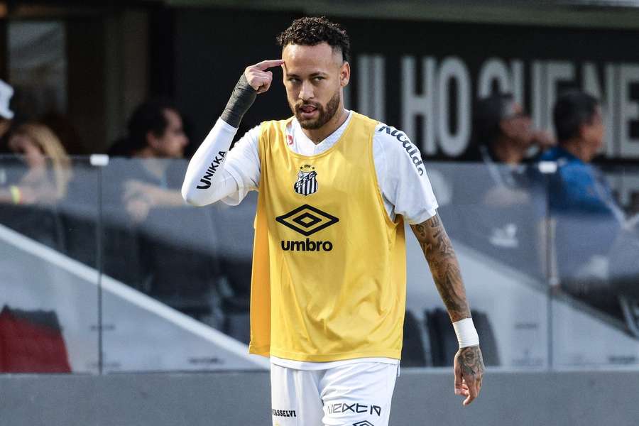 Casemiro praises struggling Neymar: He can decide a game at any moment, he is incredible! Casemiro praises struggling Neymar: He can decide a game at any moment, he is incredible!
