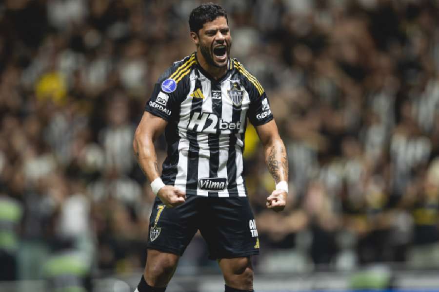 Hulk sacramentou a classificação do Galo Hulk sacramentou a classificação do Galo