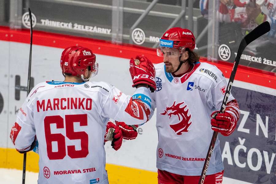 Mistrovský Třinec potvrdil formu a udolal Plzeň, Sparta vyhrála, Litvínov dál poslední