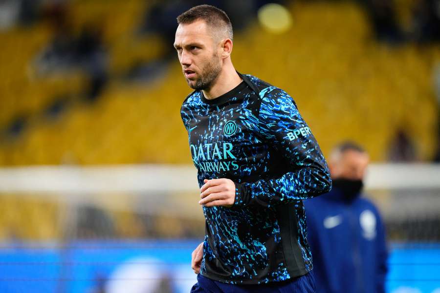 De Vrij je na seznamu Barcelony.