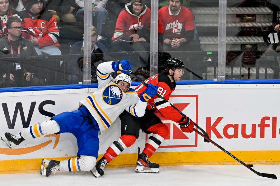 Die Buffalo Sabres unterliegen den New Jersey Devils