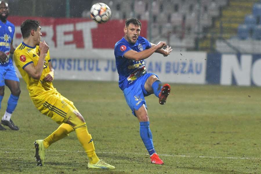 Gloria Buzău și Unirea Slobozia s-au întâlnit vineri seară într-o partidă care a deschis runda cu numărul 8 din play-out-ul Superligii