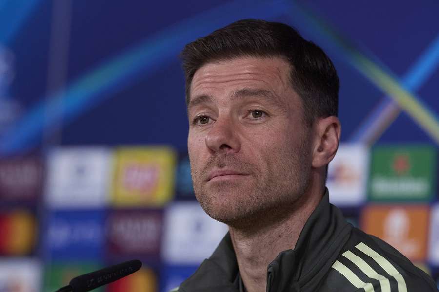 Xabi Alonso podczas konferencji prasowej Xabi Alonso podczas konferencji prasowej