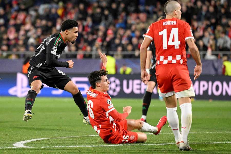 Nwaneri en el segundo tanto del Arsenal