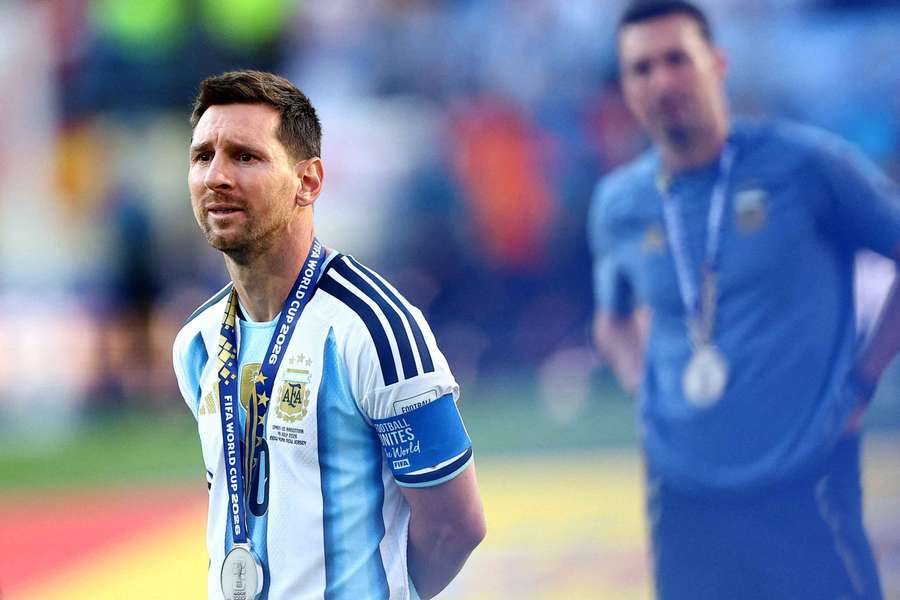 Messi quase deu quarta taça da Copa à Argentina Messi quase deu quarta taça da Copa à Argentina