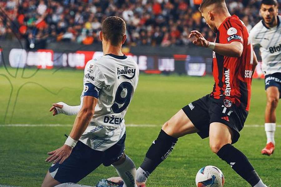 Dzeko apontou o golo da reviravolta do Fenerbahçe