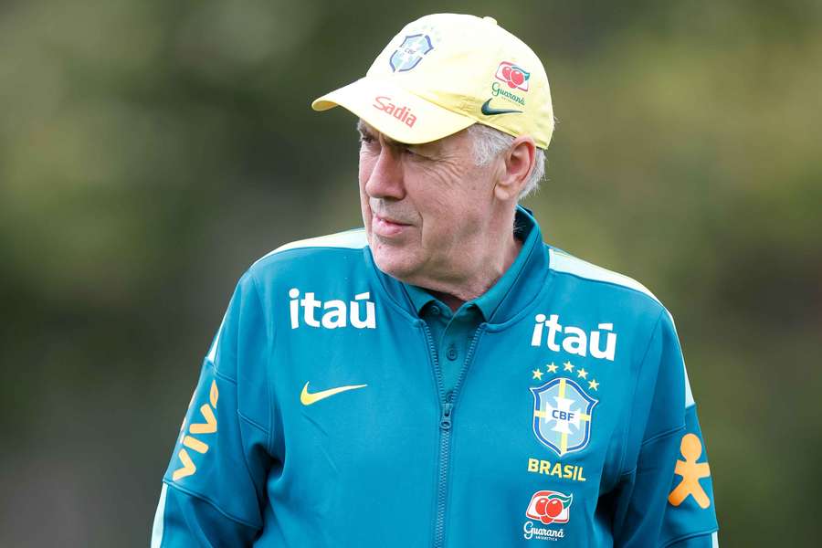 Treinador da Seleção treina seu time na Austrália