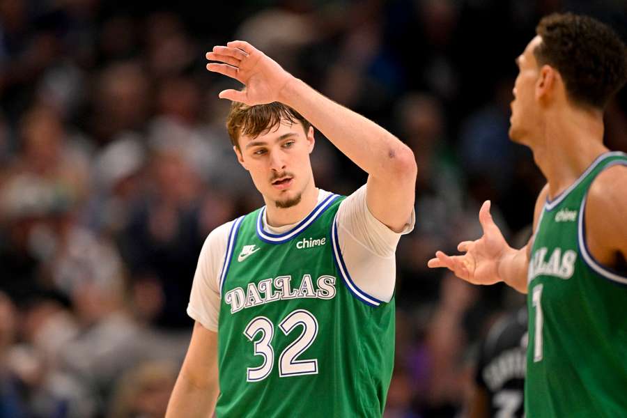 Flagg jako první teenager v NBA nastřílel přes 50 bodů.