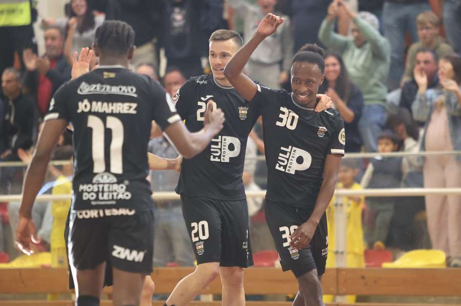 Ferreira do Zêzere adianta-se na eliminatória Ferreira do Zêzere adianta-se na eliminatória