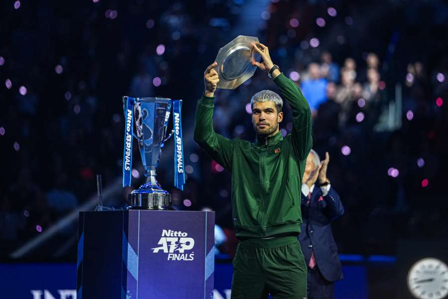 Alcaraz kończy sezon jako lider rankingu ATP, mimo że przegrał z Sinnerem w ATP Finals