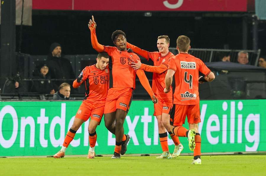 Lequincio Zeefuik was trefzeker in de duels met Feyenoord en sc Heerenveen