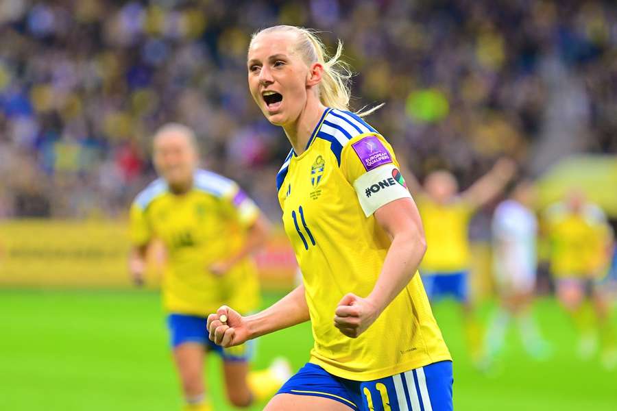 Blackstenius celebrates her 44th international goal