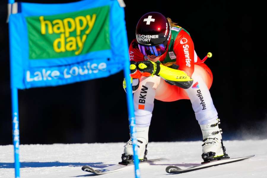 Suterová vyhrala super-G v Lake Louise o dve stotiny sekundy.