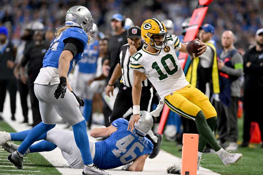 Packers quarterback Love shone in their victory
