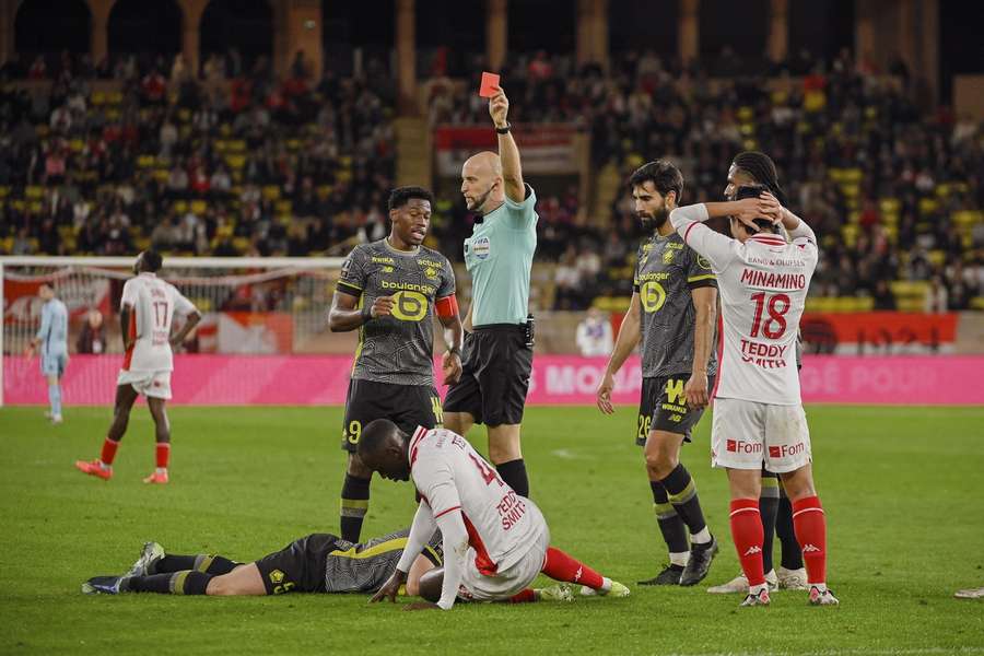 El Mónaco acabó con 10 jugadores