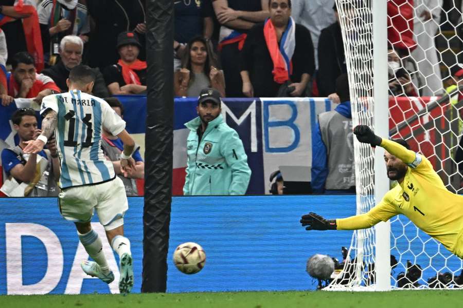 Di Maria marque le deuxième but argentin 