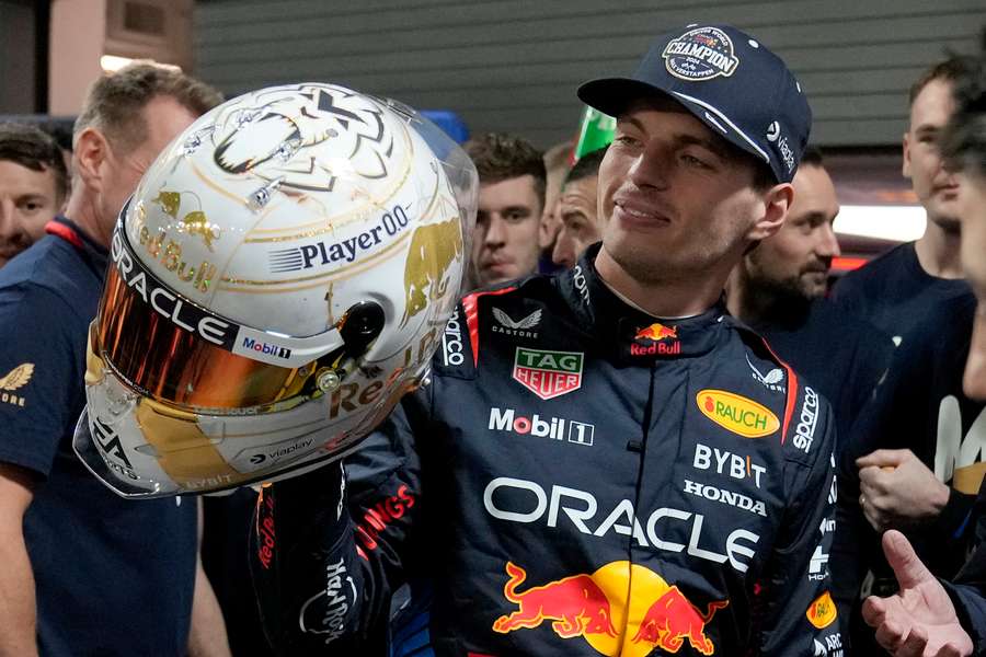 Verstappen je aktuálne najlepším pretekárom planéty. 