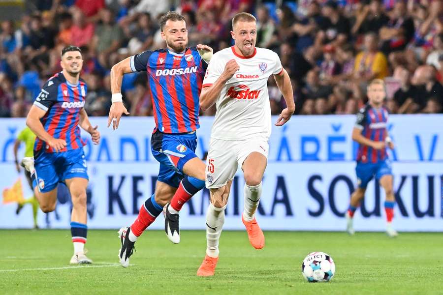 Útočník Zbrojovky Daniel Vašulín se trefil i proti Plzni. Útočník Zbrojovky Daniel Vašulín se trefil i proti Plzni.