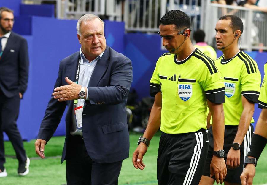 Auch Curacao-Coach Dick Advocaat war mit der Leistung nicht wirklich glücklich