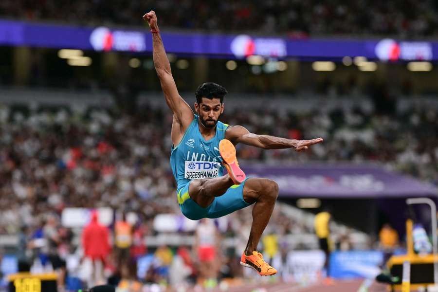 Sreeshankar ejecuta un salto