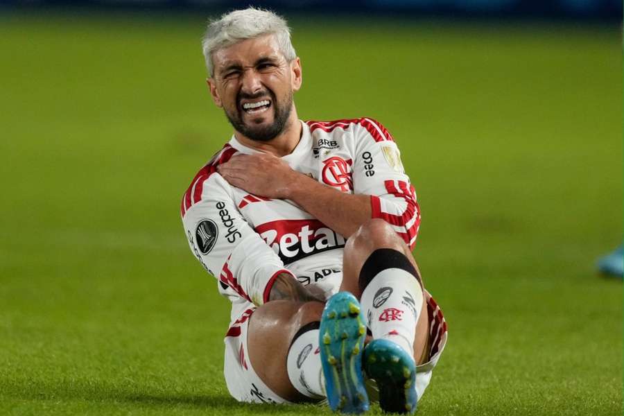 Arrascaeta sofreu lesão em Estudiantes x Flamengo