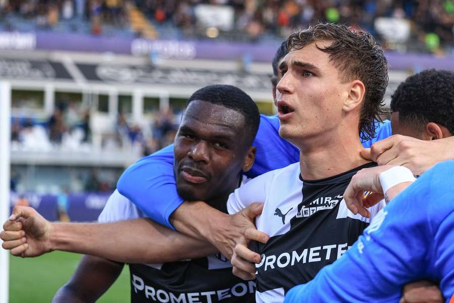 Pellegrino celebrates his goal Pellegrino celebrates his goal