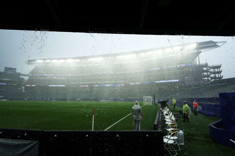 Trovoada e chuva durante o intervalo Trovoada e chuva durante o intervalo