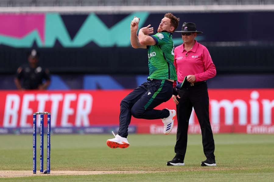 Ireland bowl against Canada in T20 World Cup