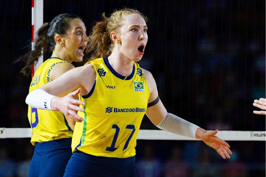 Brasil vai invicto para oitavas de final