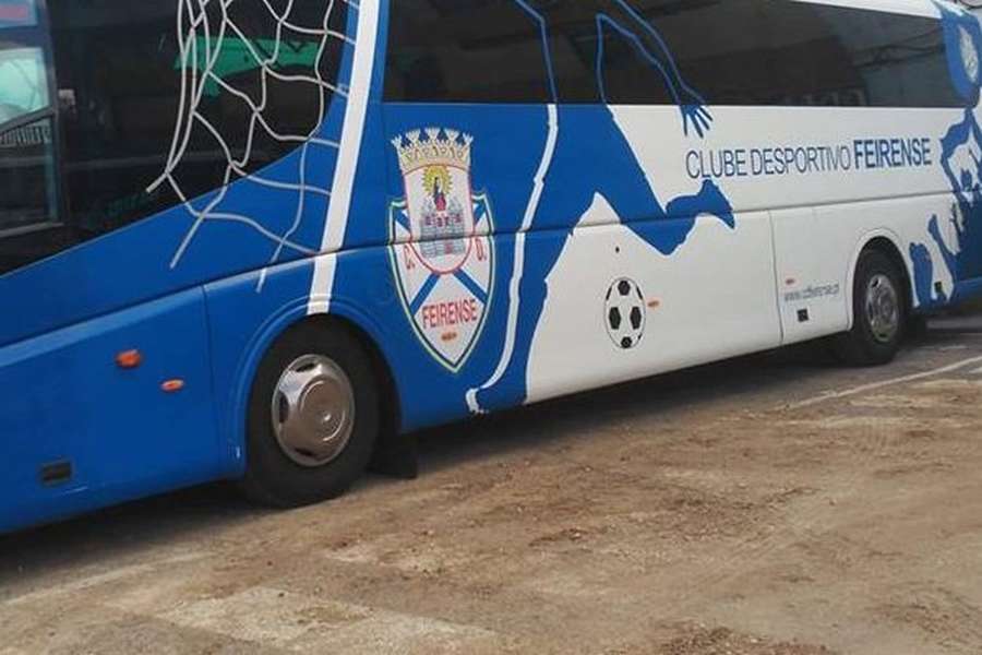 Polémica com autocarro levou a nova troca de acusações entre direção e SAD do Feirense